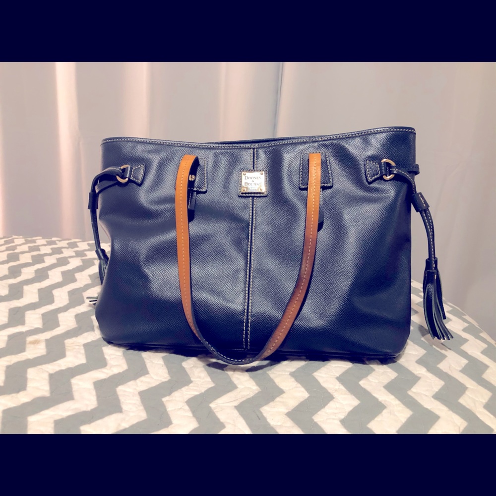 Large Dooney and Bourke Tote purse